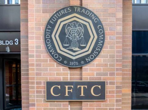 US Senators Plead CFTC to Govern Carbon Credit Markets