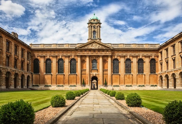 How Top UK Universities Are Reducing Their Carbon Footprint to Reach Net Zero