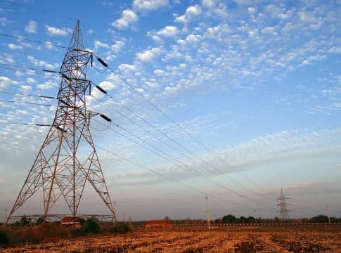 Powering the West: How Transmission Projects Can Slash Power-Sector Emissions by 73%