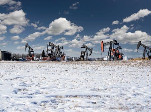 Canada’s Emissions Cap for Oil & Gas: Will It Cut Carbon or Curb Production?