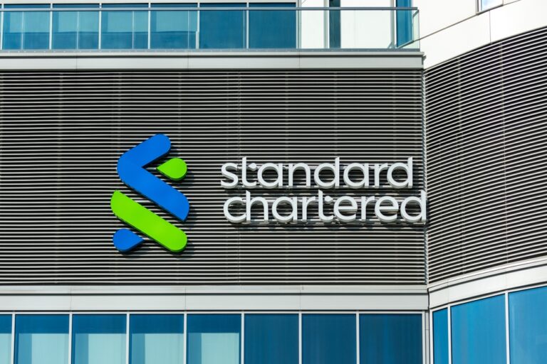 Standard Chartered Hits Almost $1B in Sustainable Finance, Advances Net Zero Roadmap