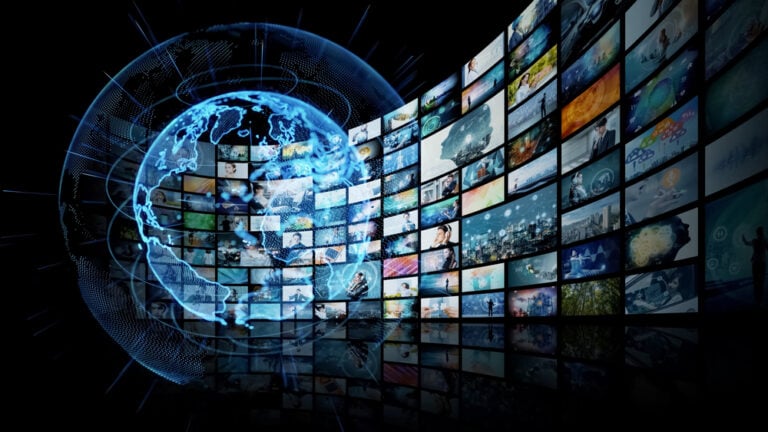 Top 5 Media Outlets Leading the Low-Carbon Shift in 2025