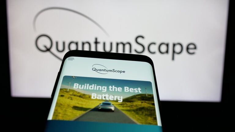 QuantumScape (QS) Stock Surges 35% as EV Battery Technology Drives Carbon Reduction