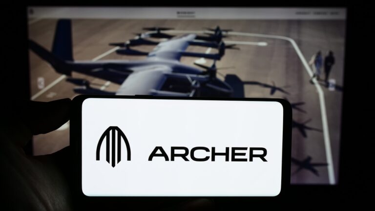 Archer Aviation Stock (ACHR) Soars: Leading the U.S. eVTOL Market with Zero-Emission Air Taxis in NYC, LA, and Beyond