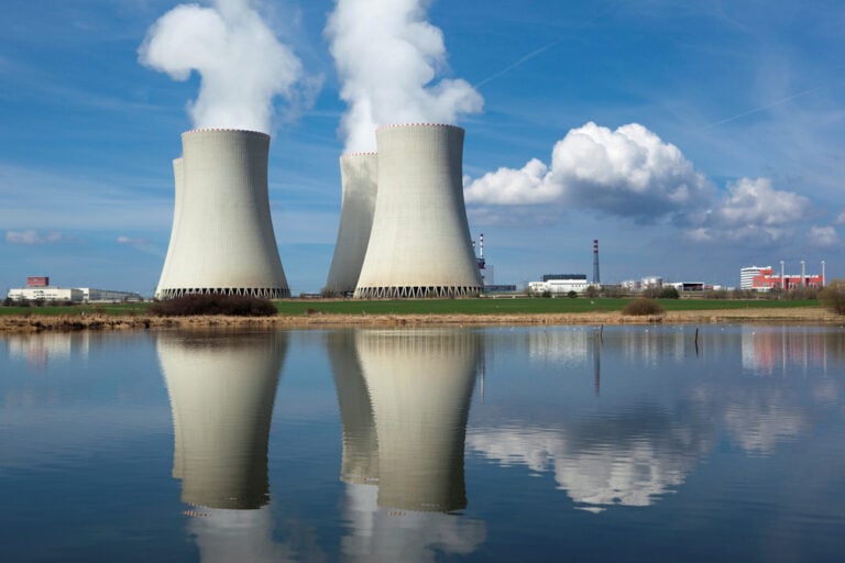 Czech Republic Joins SMR Race—Rolls-Royce SMR and ČEZ Deal Signals Nuclear Energy Surge