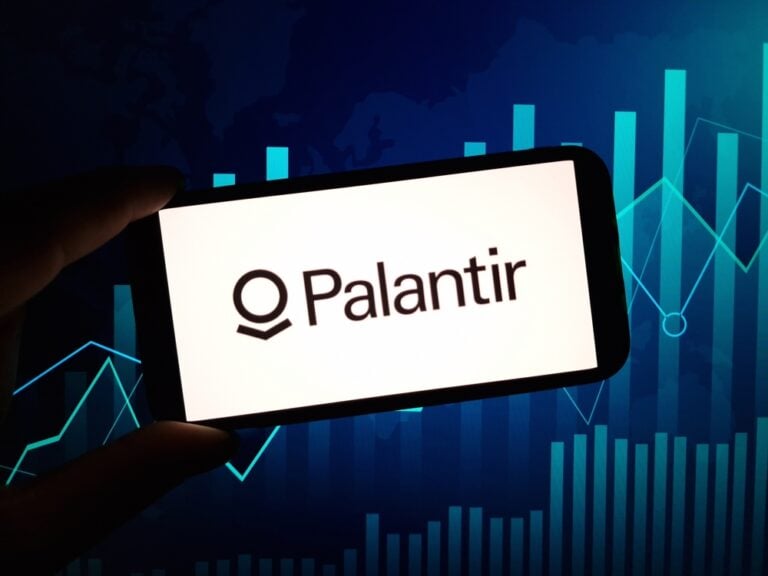 Palantir (PLTR) Stock Rally After $1B Q2 Revenue, ESG and Net‑Zero Strategy Advances