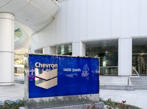Chevron Powers Through Q2 With $5.5B Payout, Permian Growth, and Net-Zero Push