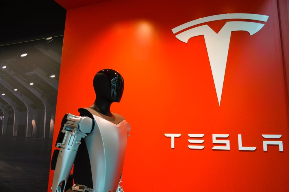 Tesla Stock Powers Ahead: Can TSLA Balance AI, EV Growth, and Net-Zero Goals?