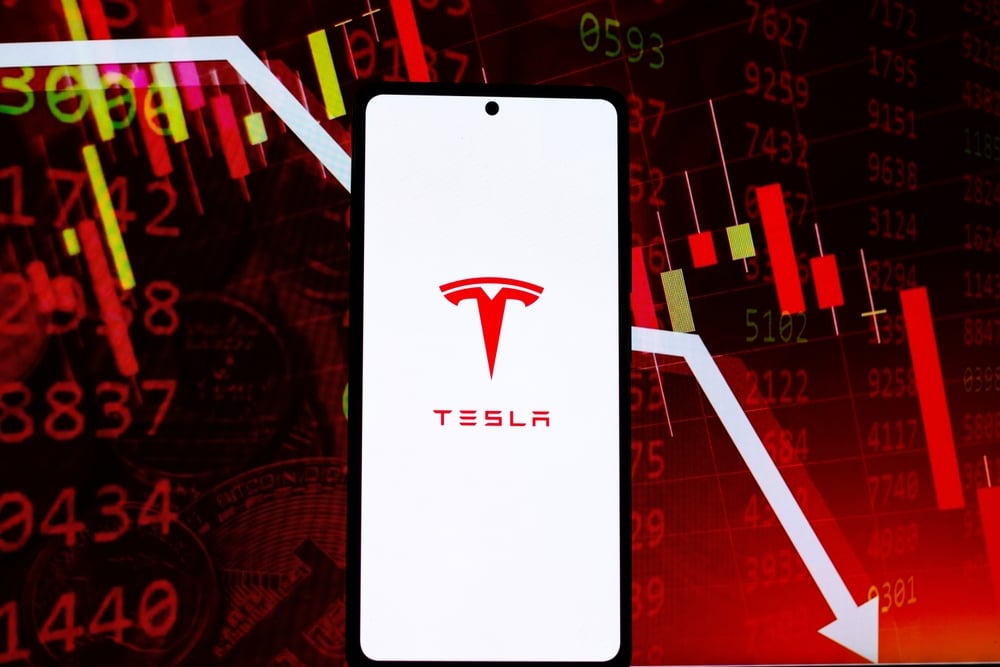 Tesla (TSLA) Stock Slips After Q3 Results as Carbon Credit Revenue Plunges 44%