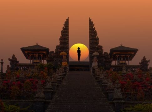 Indonesia Aims to Sell 13.4 Billion Tonnes of Carbon Credits to Global Buyers