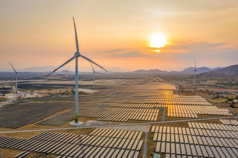 MENA Energy Outlook 2026: Solar, Storage and AI Reshape Power Demand