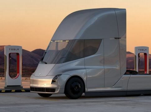 Amazon, eBay & Etsy Back Tesla Semis: A New Playbook for Zero-Emission Freight