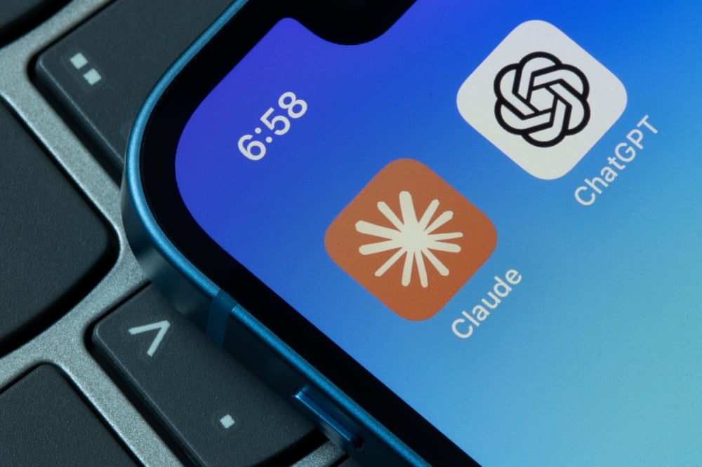 ChatGPT vs Claude AI: Carbon Footprints, Pentagon Deal, and Energy Impact