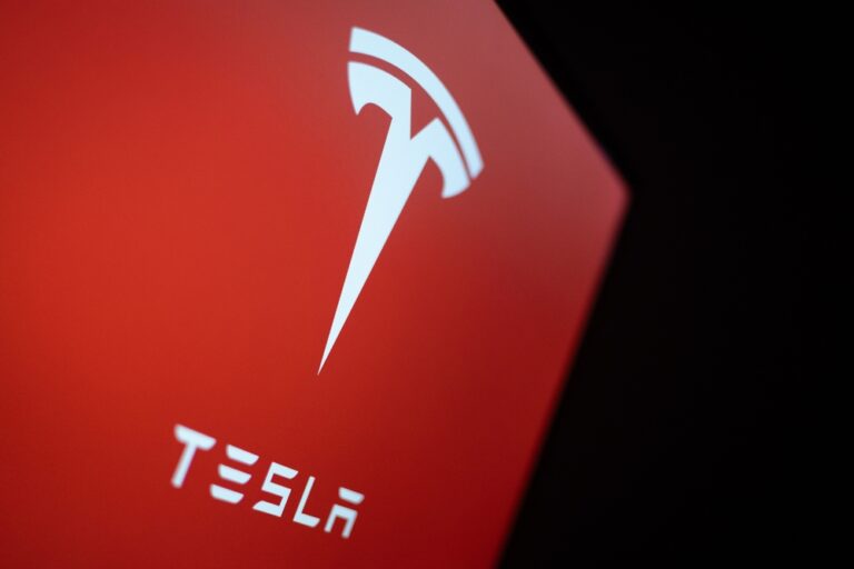 Is Tesla Building a 100 GW U.S. Solar Giant With Chinese Equipment?
