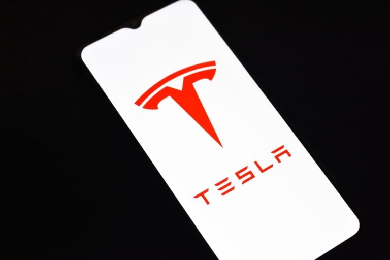 Tesla (TSLA Stock) Signs 25 GWh Megapack Deal With NatPower to Boost ...